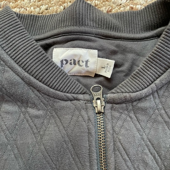 COPY - Dark Gray Quilted Bomber Jacket from Pact Size LARGE - Picture 5 of 9